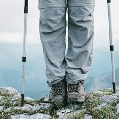 徒步探险性价比之选：头灯 + 登山杖，新手徒步入门必备